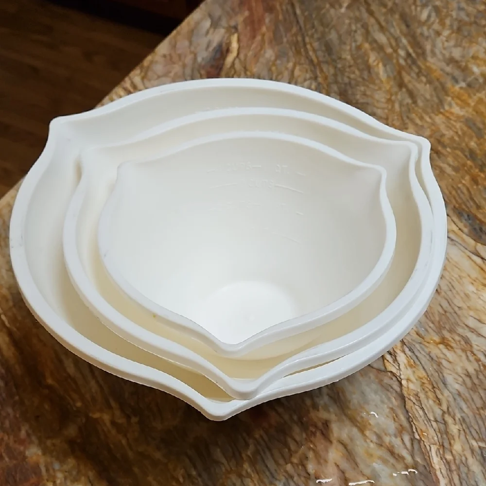 Set of 3 White Mixing Nesting Bowls